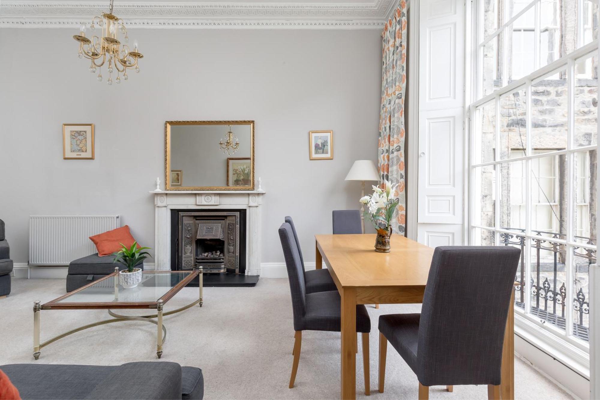 Light And Spacious 2 Bedroom Flat In Heart Of Edinburgh Exterior photo