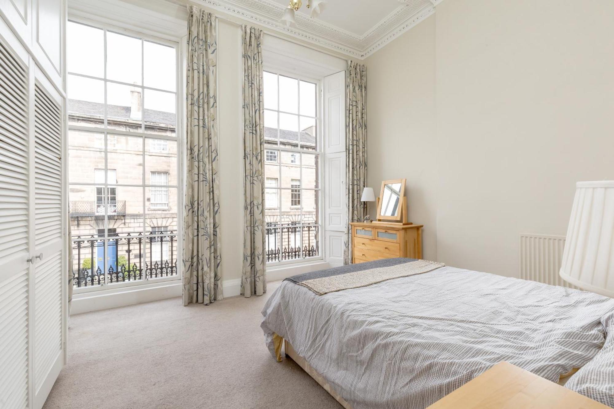 Light And Spacious 2 Bedroom Flat In Heart Of Edinburgh Exterior photo